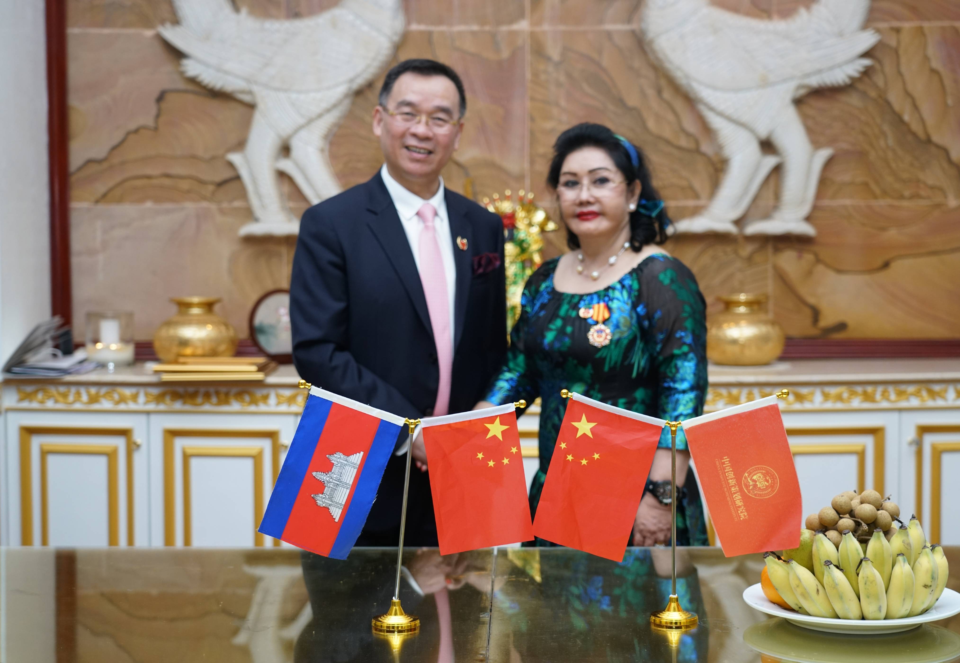 ពិធីបើកវិទ្យាស្ថានខ្សែក្រវាត់ និងផ្លូវថ្នល់ចិន និងវិទ្យាស្ថាន នវានុវត្តន៍ចិន សាខាកម្ពុជា ០៩.០១.២០២